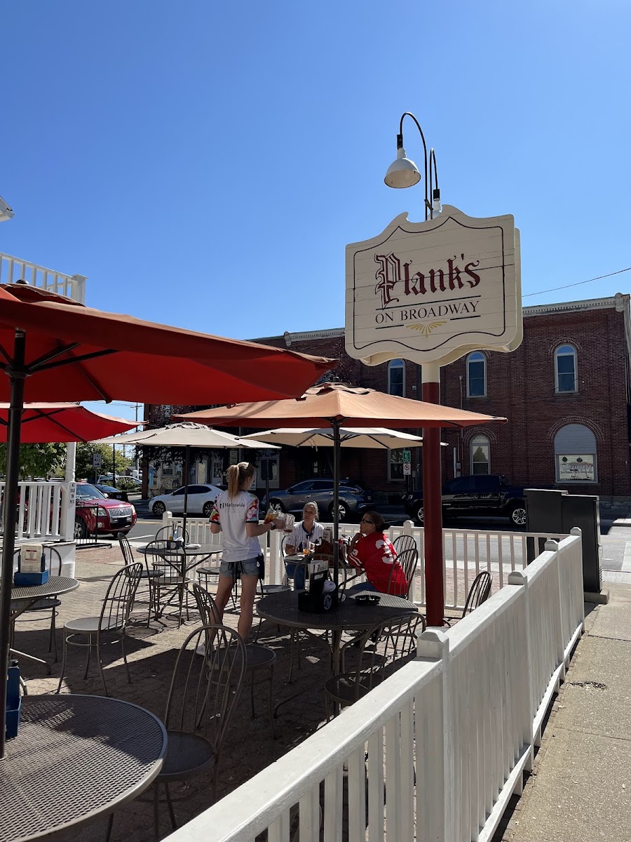 Plank's On Broadway-1